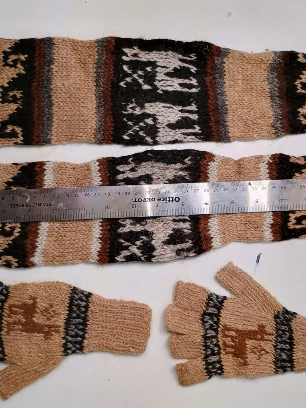 Cusco Hand Knit Leg Warmer Gloves Set